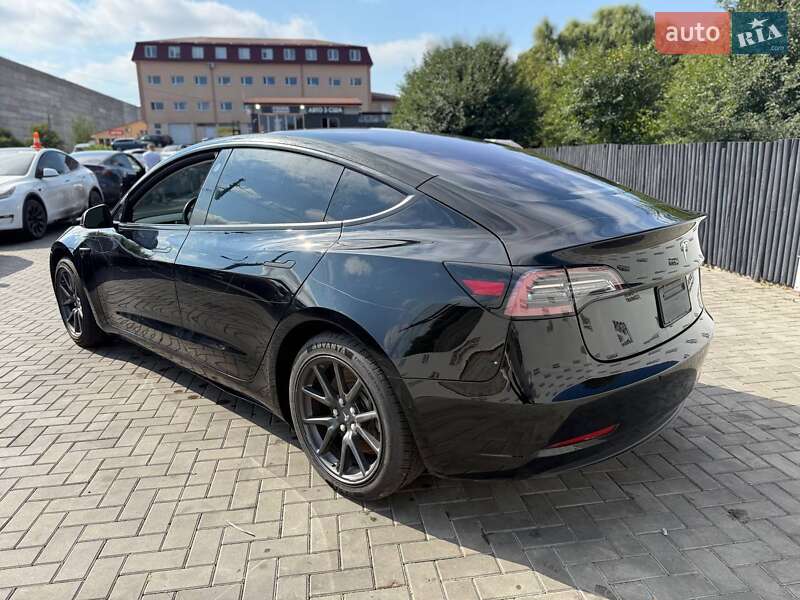 Седан Tesla Model 3 2018 в Луцке