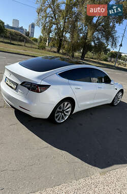 Седан Tesla Model 3 2019 в 