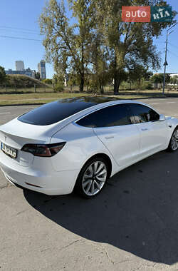 Седан Tesla Model 3 2019 в 