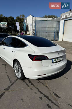 Седан Tesla Model 3 2019 в 