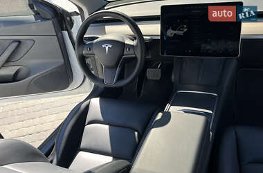 Седан Tesla Model 3 2021 в 