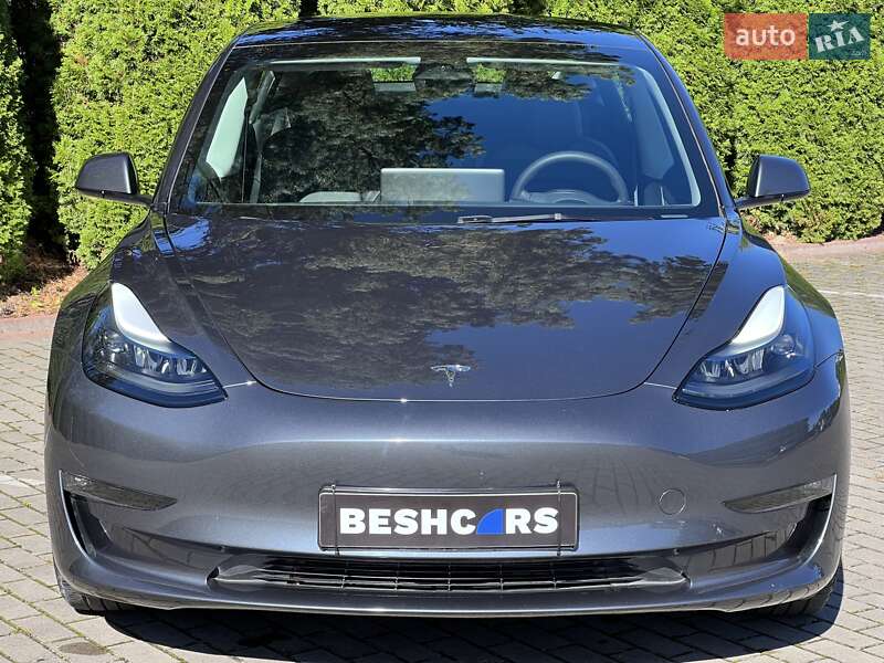 Седан Tesla Model 3 2023 в Львові