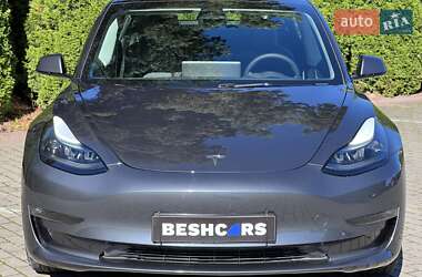 Седан Tesla Model 3 2023 в 