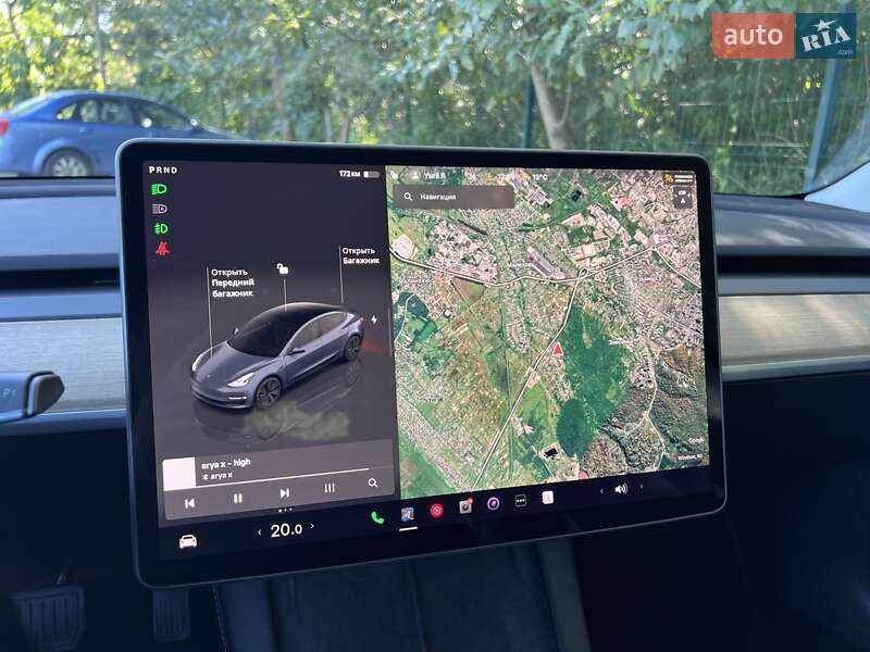 Седан Tesla Model 3 2023 в Львові