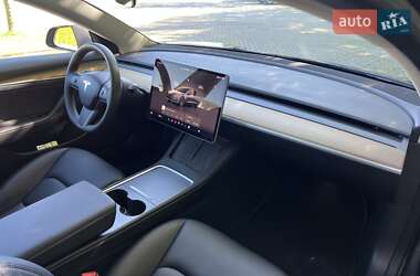 Седан Tesla Model 3 2023 в 
