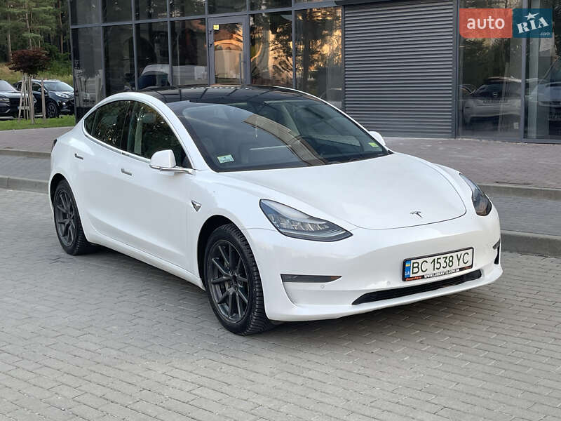 Седан Tesla Model 3 2019 в 
