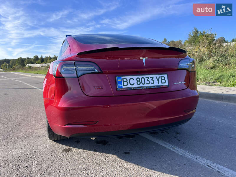 Седан Tesla Model 3 2022 в Львові