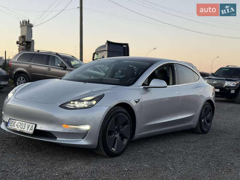 Седан Tesla Model 3 2018 в 