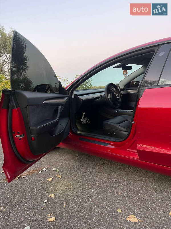 Седан Tesla Model 3 2023 в Києві
