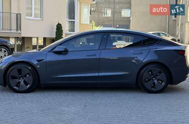 Седан Tesla Model 3 2023 в 