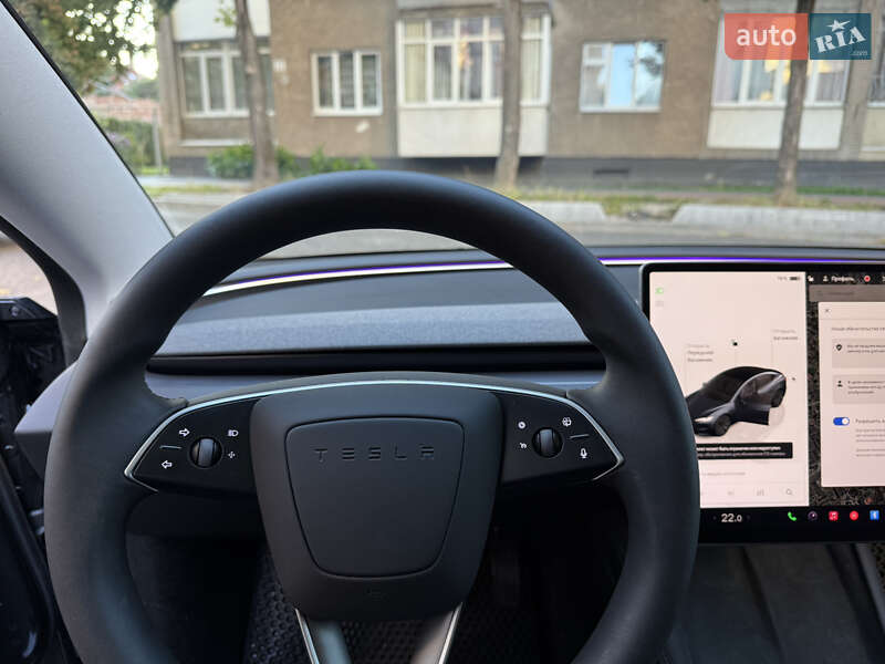 Седан Tesla Model 3 2024 в Львові