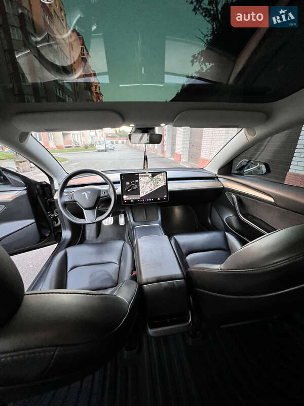 Седан Tesla Model 3 2022 в Тернополі