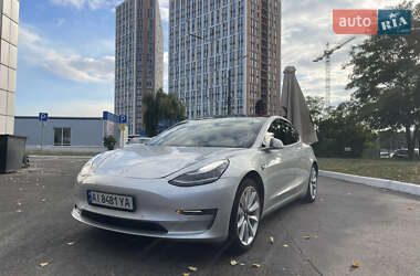 Седан Tesla Model 3 2018 в Броварах