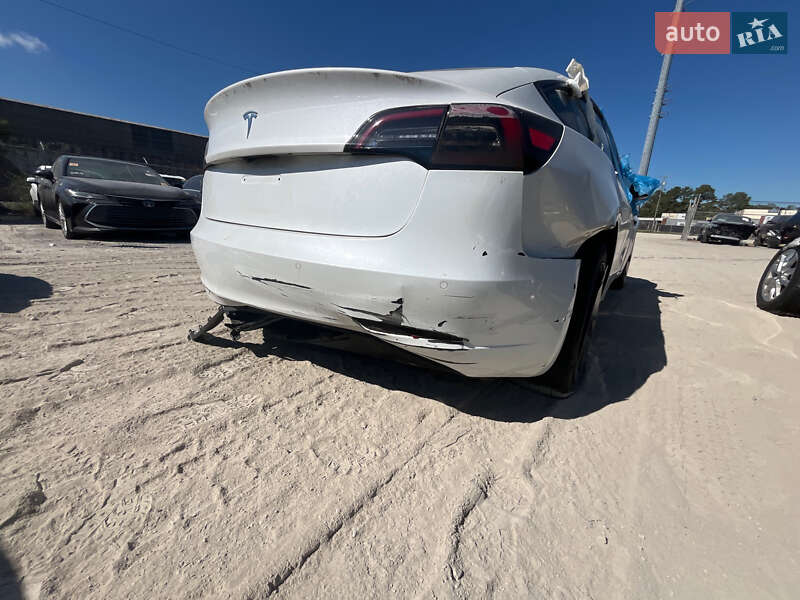 Седан Tesla Model 3 2022 в Одессе