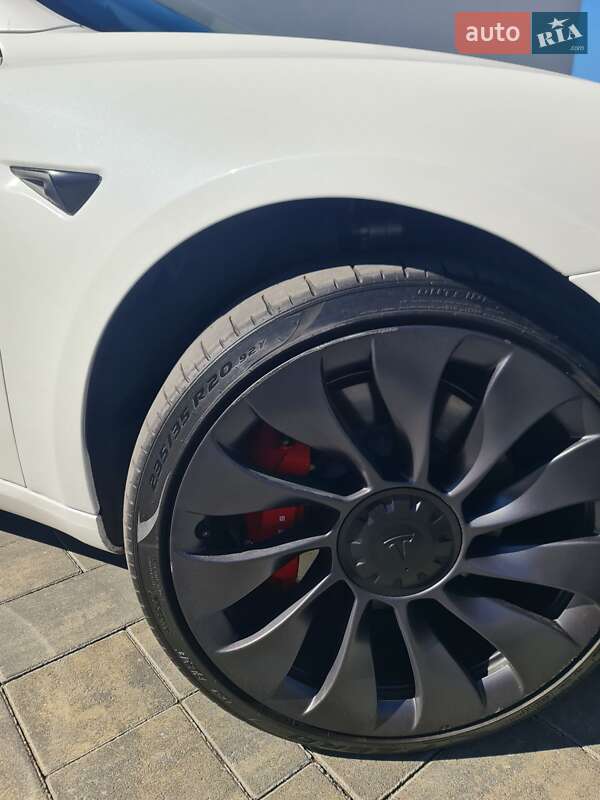 Седан Tesla Model 3 2023 в Луцьку