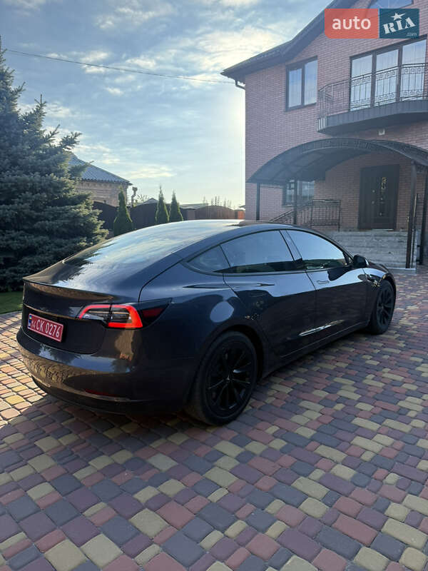 Седан Tesla Model 3 2021 в Дніпрі