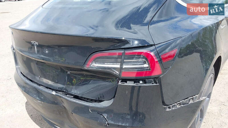 Седан Tesla Model 3 2018 в Львові