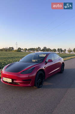 Седан Tesla Model 3 2018 в Черкассах