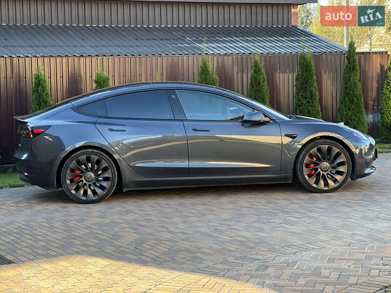 Седан Tesla Model 3 2021 в Житомире
