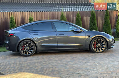 Седан Tesla Model 3 2021 в 