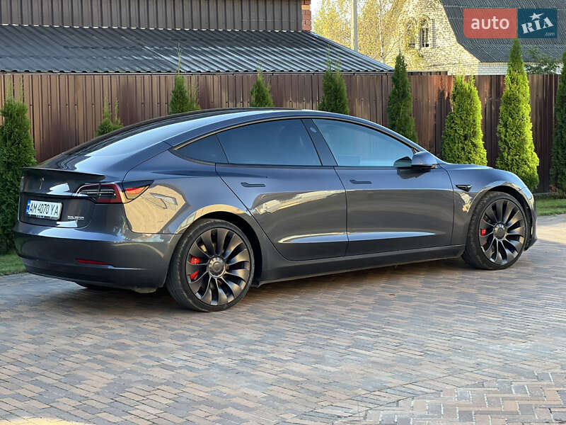 Седан Tesla Model 3 2021 в Житомире