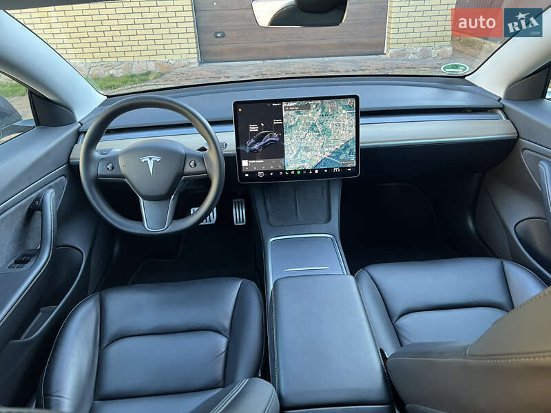 Седан Tesla Model 3 2021 в Житомире