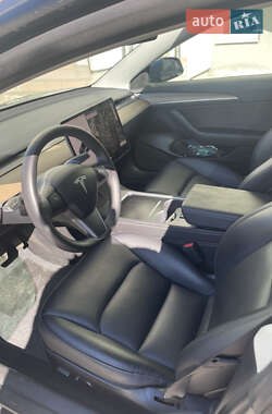 Седан Tesla Model 3 2022 в 