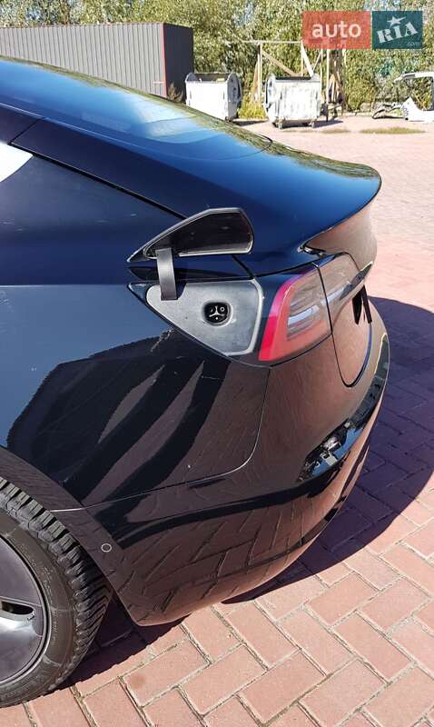 Седан Tesla Model 3 2018 в Рівному
