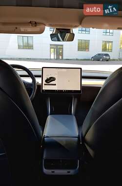 Седан Tesla Model 3 2018 в 