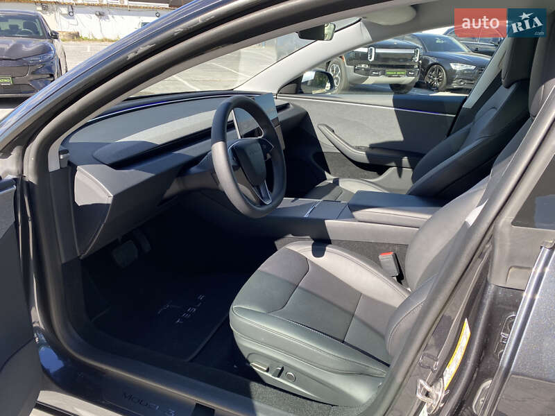 Седан Tesla Model 3 2024 в Києві