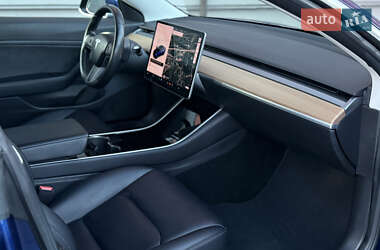 Седан Tesla Model 3 2018 в 
