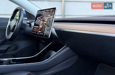 Седан Tesla Model 3 2018 в 