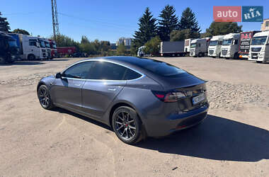 Седан Tesla Model 3 2020 в 