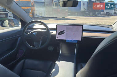 Седан Tesla Model 3 2020 в 