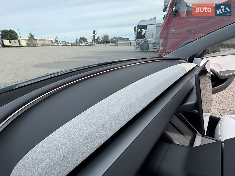 Седан Tesla Model 3 2024 в Рівному