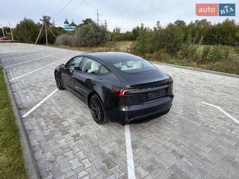 Седан Tesla Model 3 2024 в Рівному