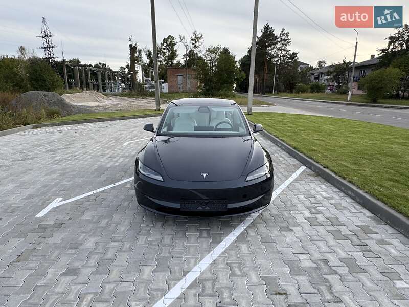 Седан Tesla Model 3 2024 в Рівному