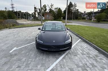 Седан Tesla Model 3 2024 в 