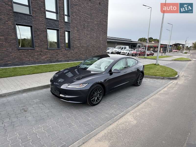 Седан Tesla Model 3 2024 в Рівному