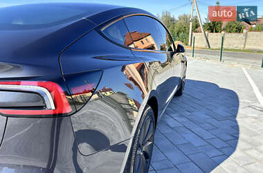 Седан Tesla Model 3 2024 в 