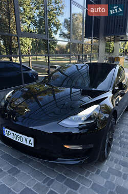 Седан Tesla Model 3 2021 в 