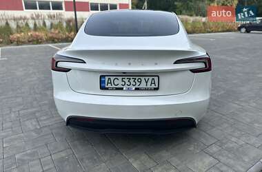 Седан Tesla Model 3 2024 в 