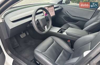 Седан Tesla Model 3 2024 в 