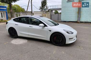 Седан Tesla Model 3 2023 в 