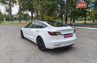 Седан Tesla Model 3 2023 в 