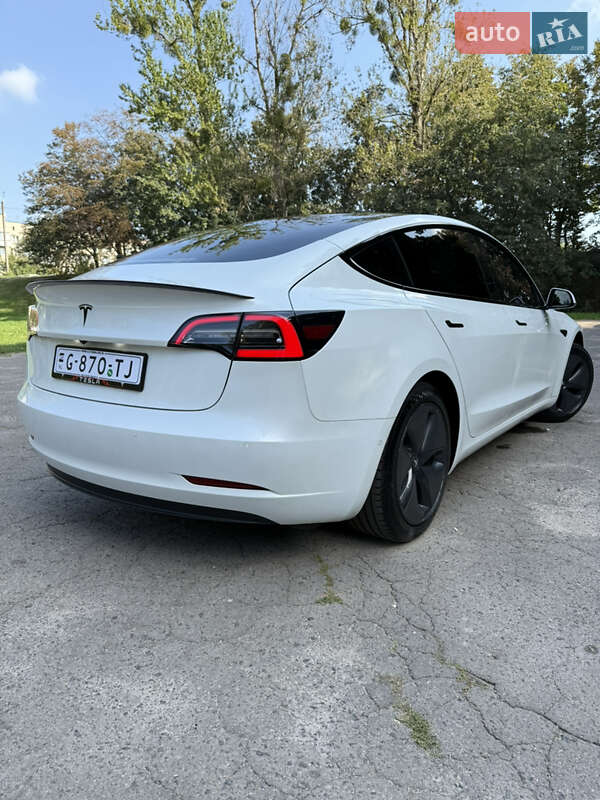 Седан Tesla Model 3 2019 в Львове