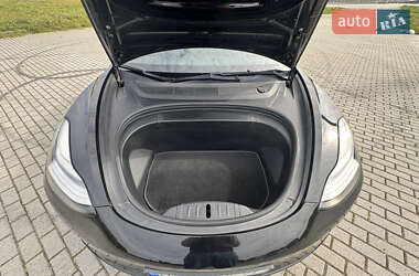 Седан Tesla Model 3 2018 в 