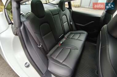 Седан Tesla Model 3 2023 в 