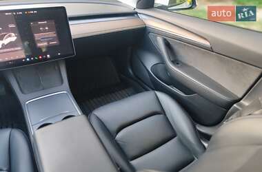 Седан Tesla Model 3 2021 в 