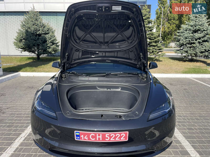 Седан Tesla Model 3 2024 в Одесі